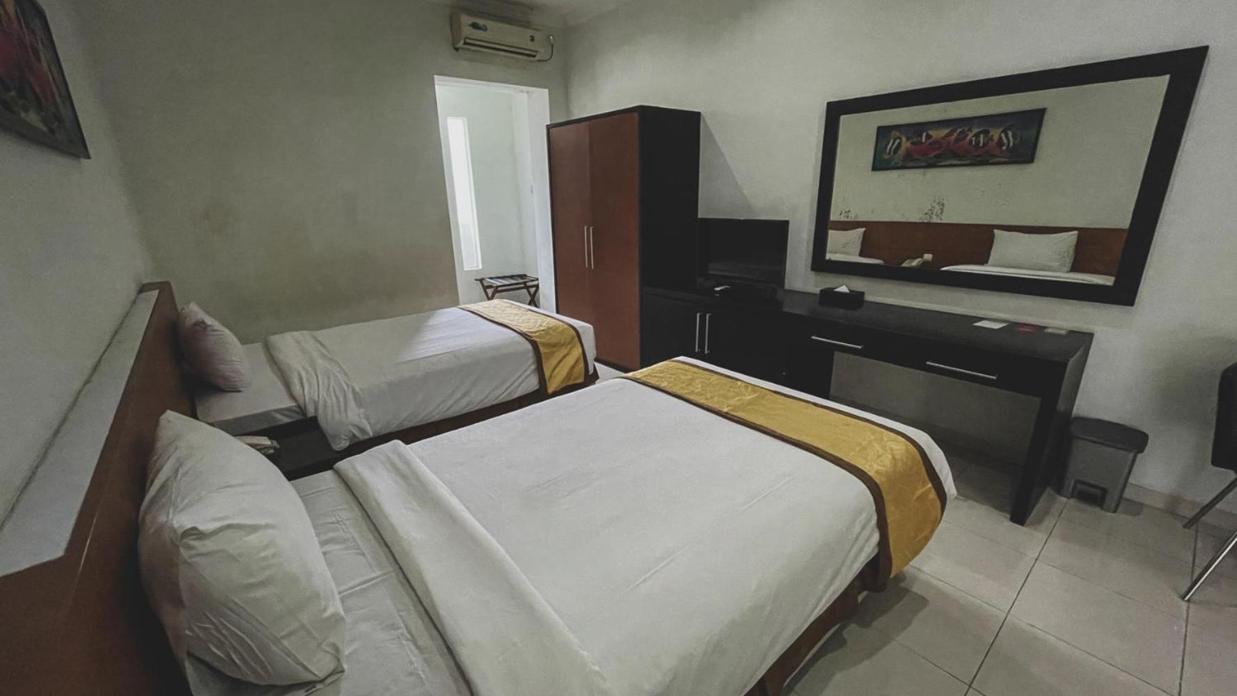 Lpp Garden Hotel Maguwo Exterior photo